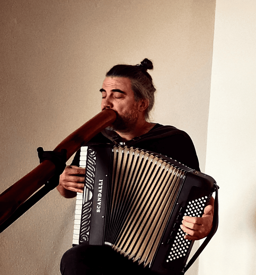 Accordéon & didgeridoo — Maison Maillardoz